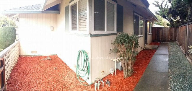 Foto del edificio - 950 Goodwin Ave