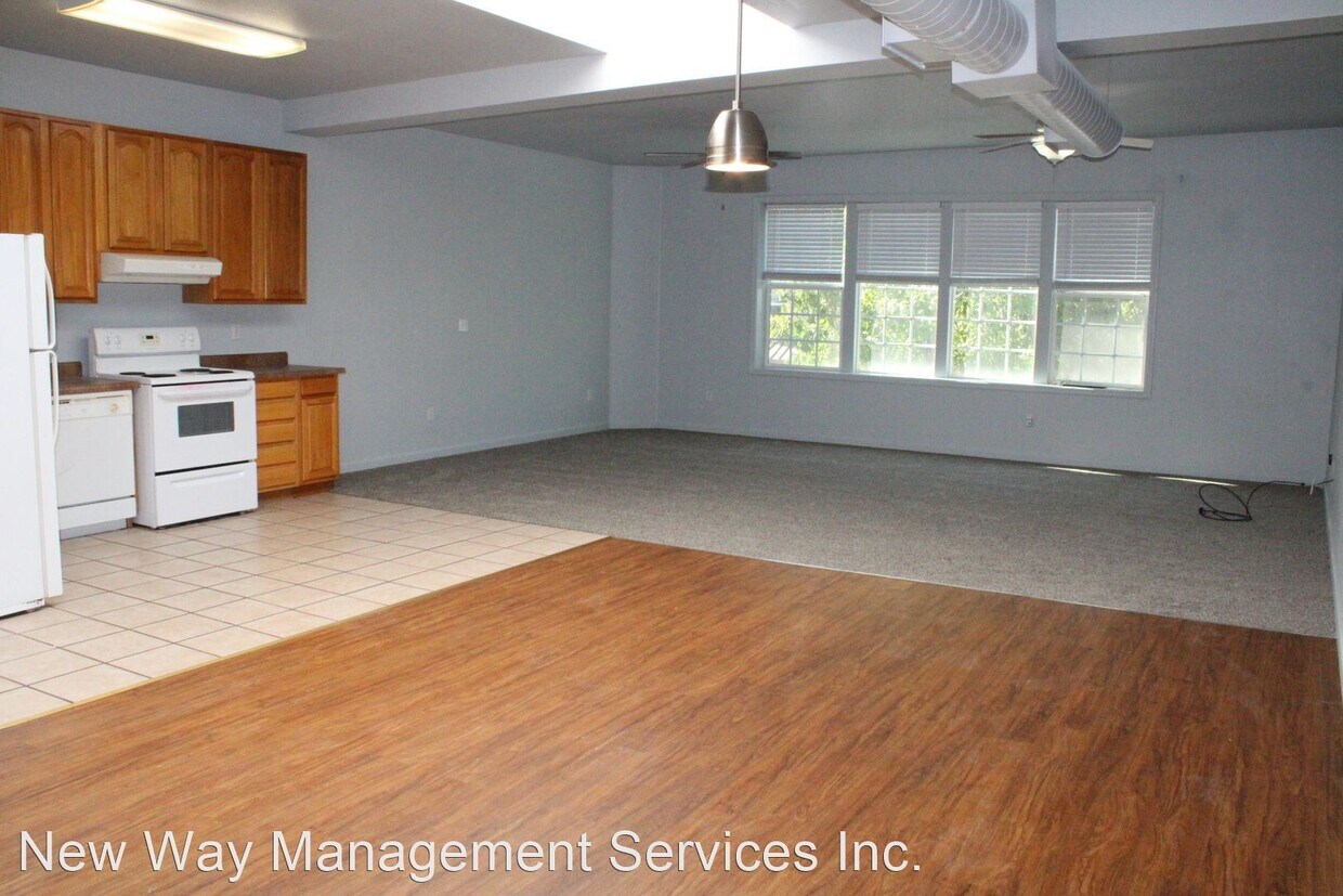 Primary Photo - Studio, 1 bath House - 777-201 Railroad Av...