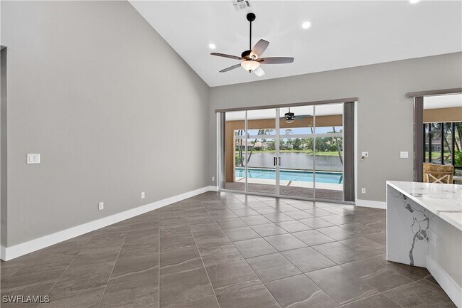 Foto del edificio - 2138 E Crown Pointe Blvd