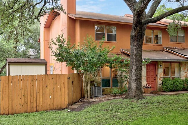 Building Photo - 9100 Mountain Ridge Dr