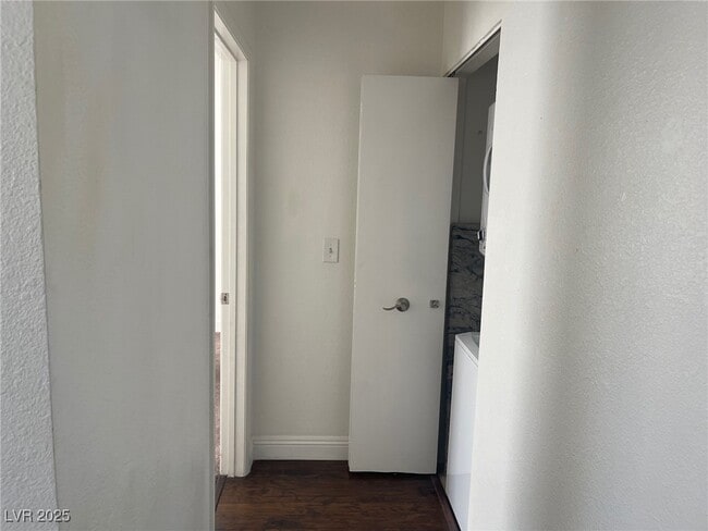Building Photo - 4860 Nara Vista Way