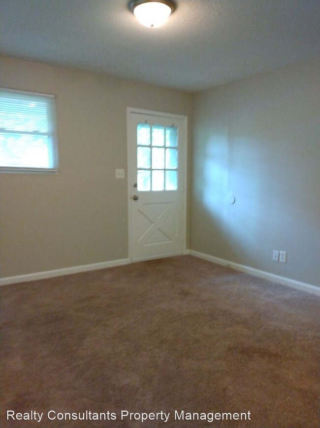 Building Photo - 2 br, 1 bath House - 2233 Delta Place