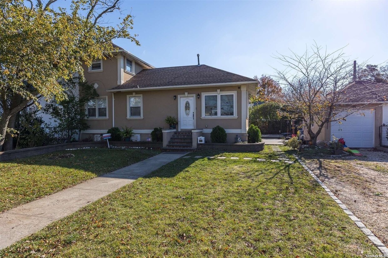 Primary Photo - 141 Lido Blvd