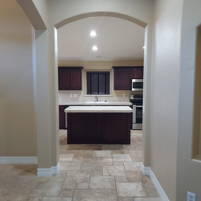 Building Photo - 9447 E Olla Ave