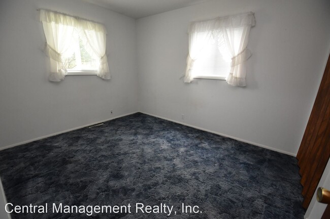 Building Photo - 3 br, 1 bath House - 4039 Manor Drive
