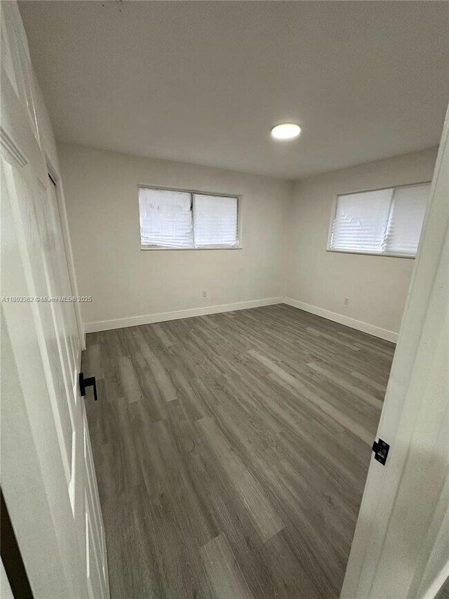 Foto del edificio - 3 bedroom in Miami FL 33147