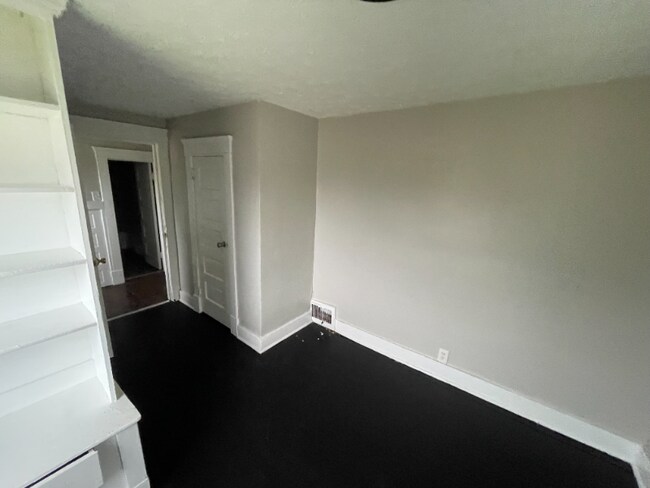 Foto del edificio - 1733-1737 Long Ave