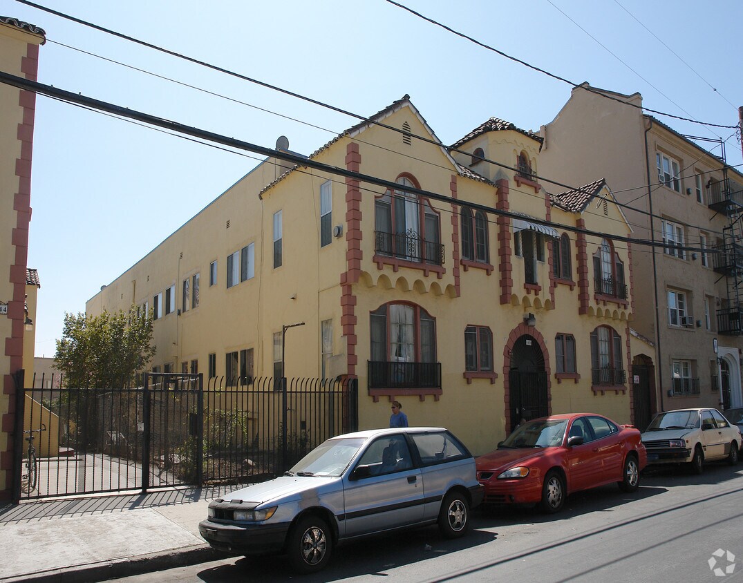 Foto principal - 4450 E Lockwood Ave