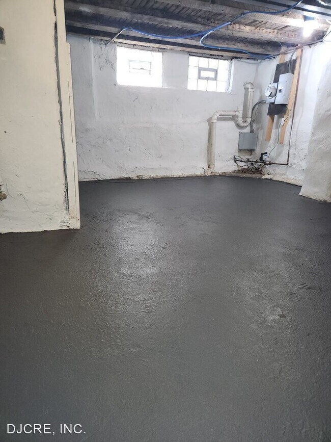 Building Photo - 3 br, 1 bath House - 6242 Delancey St