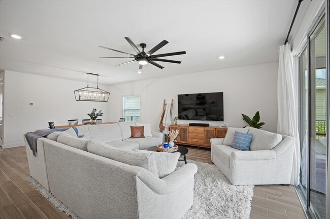 Sala de estar - 294 Varner Way