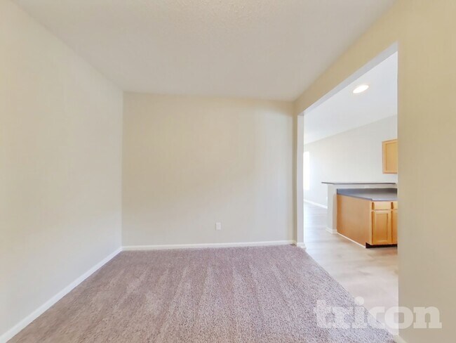 Foto del edificio - 12675 Old Pond Rd