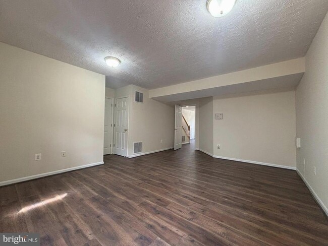 Foto del edificio - 2444 Rolling Plains Dr