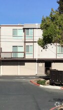 Building Photo - 2033 Sierra Rd