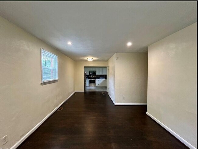 Foto del edificio - 6429 Tuttle Ave
