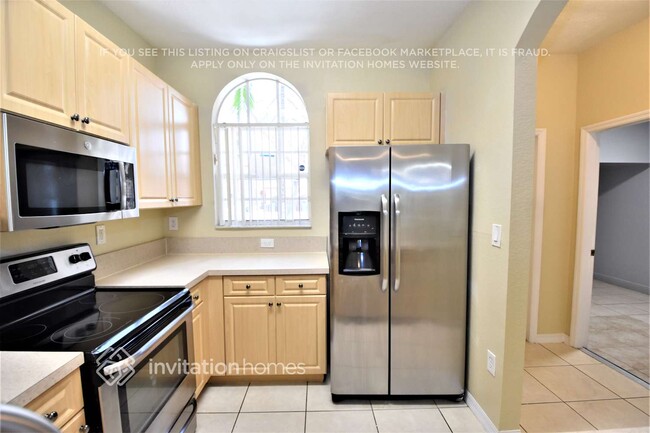 Building Photo - 12768 SW 49th Ct