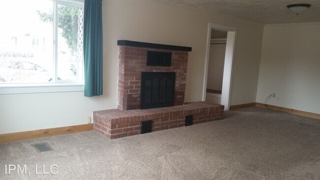 Building Photo - 516 S 11th Ave