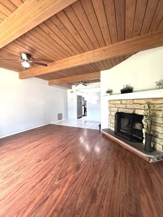 Building Photo - 347 Meadow Green Ln