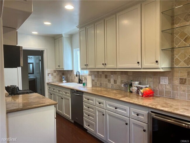 Foto del edificio - 3 br, 1.5 bath House - 1611 Armour Ln