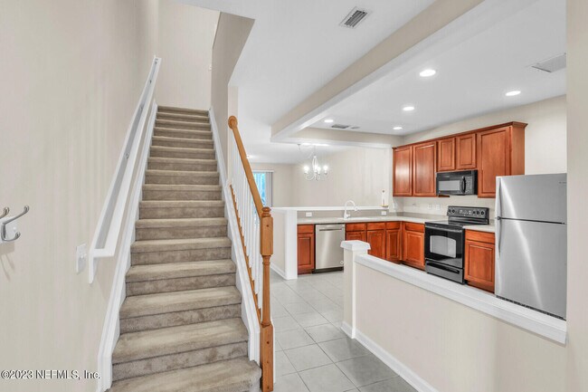 Building Photo - 13551 Stone Pond Dr