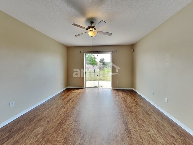 Building Photo - 7044 Monarch Park Dr
