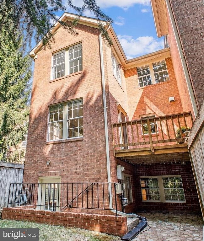 Foto del edificio - 1399 Park Garden Ln