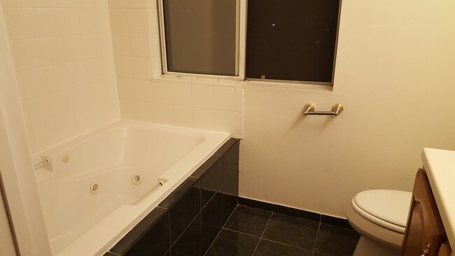 Foto del edificio - 1311 Romulus Dr