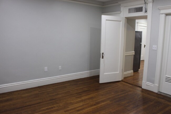 Building Photo - 464 Commonwealth Ave