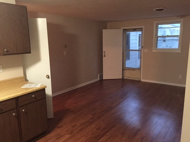 Building Photo - 15 Shagbark Rd
