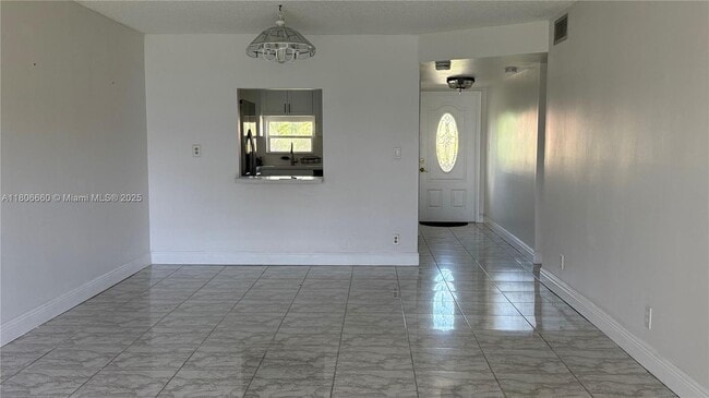 Building Photo - 8970 S Hollybrook Blvd