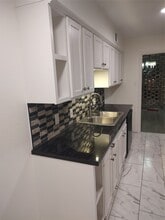 Building Photo - 13150 Trail Hollow Dr