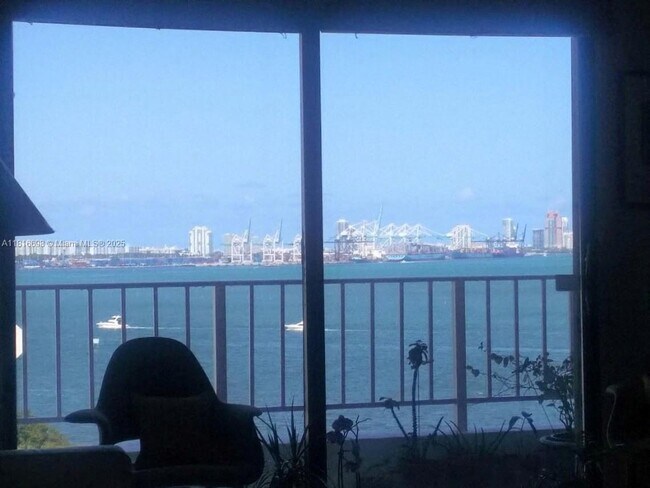 Foto del edificio - 200 SE 15th Rd