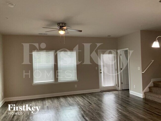 Foto del edificio - 9410 Village View Ct NW