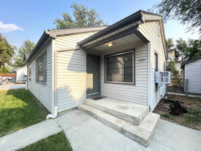 Building Photo - 5703 W Anna St