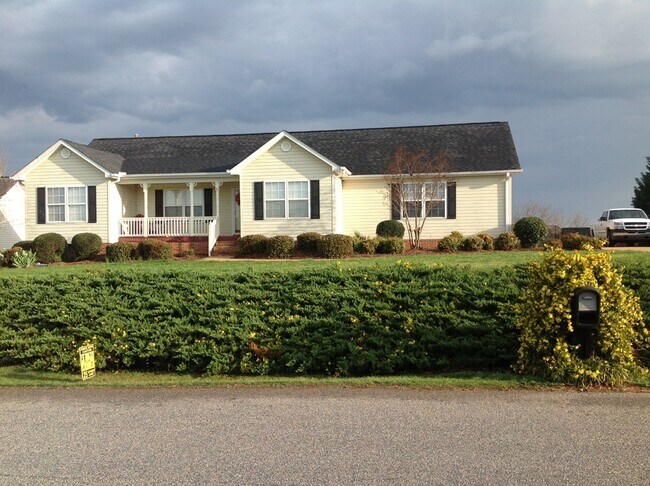 Foto del edificio - 116 McClain Lake Drive