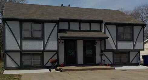 Primary Photo - 1385 Parkside Dr
