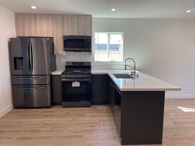 Foto del edificio - 1 Month Free! Spacious 3 Bedroom 3.5 Bath ...