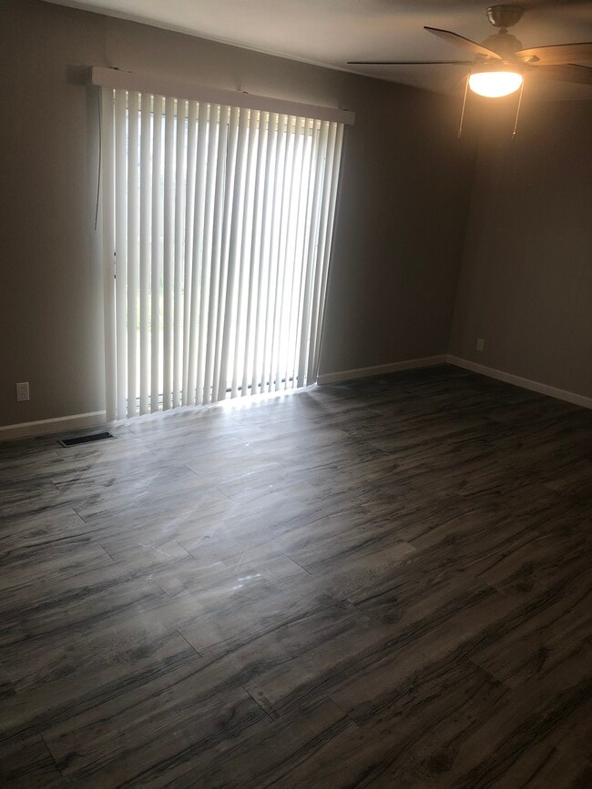 Building Photo - 10427 Briarbend Dr