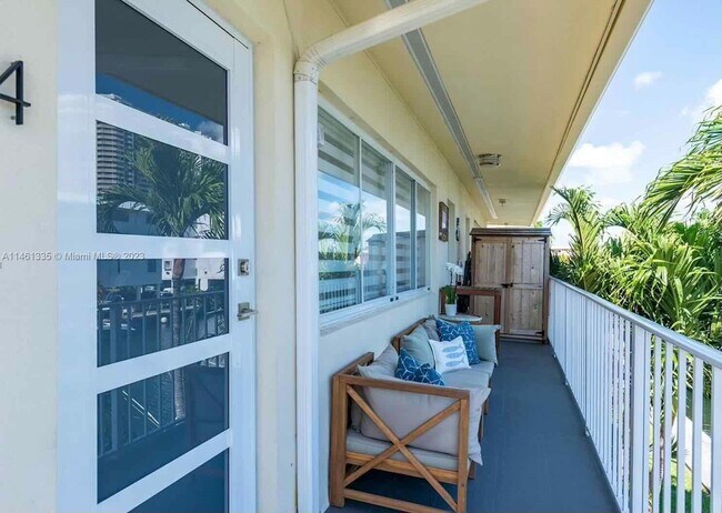 Foto del edificio - 3721 NE 170th St