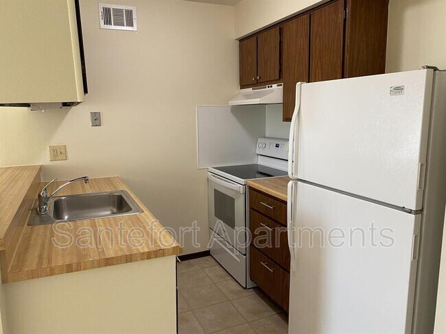Building Photo - 5409 Haymeadow Ln
