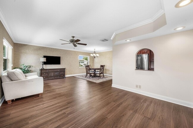 Building Photo - 2303 Lowson Blvd