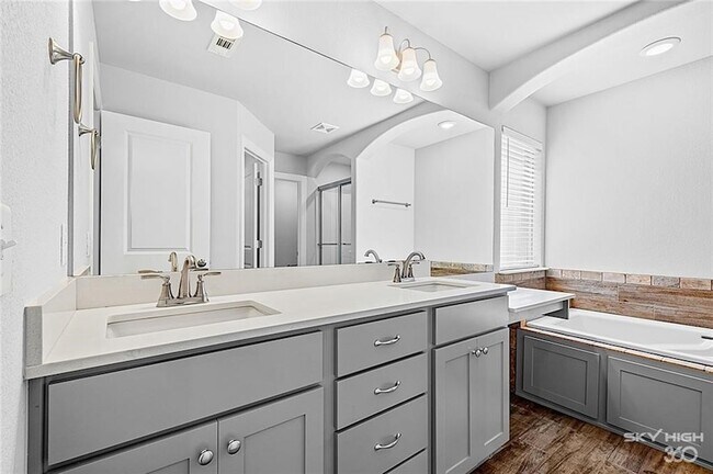 Foto del edificio - 53 S Geranium Ln