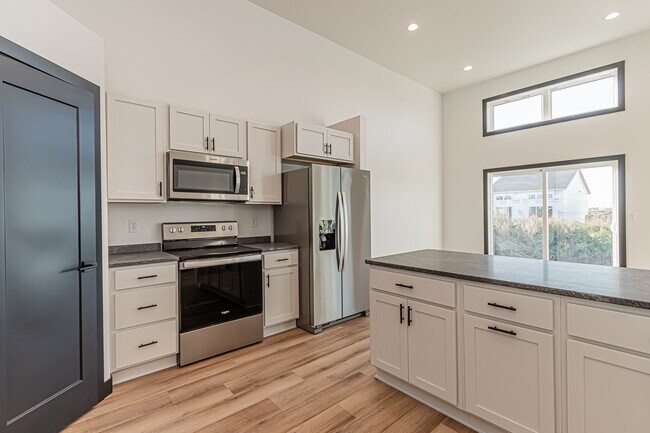 Building Photo - 6740 66th St S