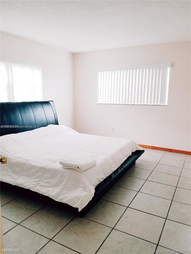Foto del edificio - 5 br, 3 bath House - 14075 SW 45th Ter