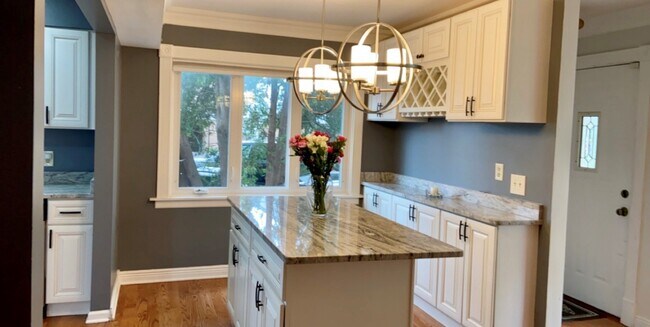 Foto del edificio - 2145 Cedar Ct