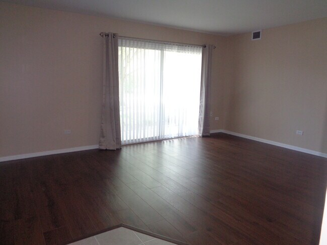 Building Photo - 10940 Kilpatrick Ave