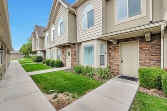 Building Photo - 116 Tamarak Cir
