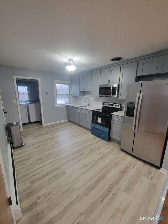 Foto del edificio - 94 Pullen Ave