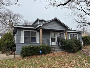 Building Photo - 1930 S Austin Ave