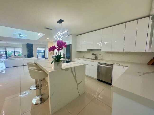 Foto del edificio - 1127 Boca Cove Ln