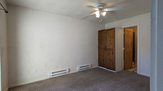 Foto del edificio - 3 Bed 2 Bath Near Downtown COS